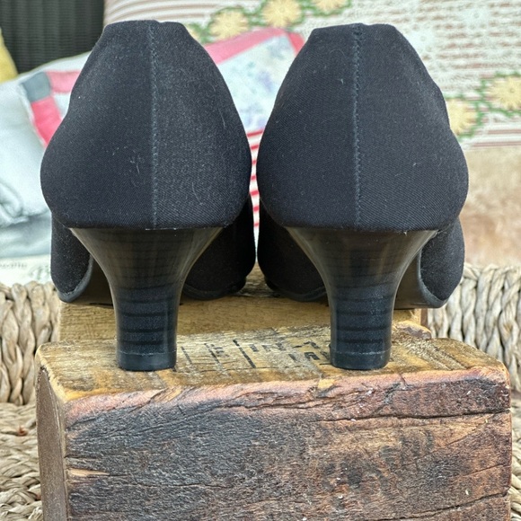 Aerosols Women’s Low Heel - Picture 4 of 10